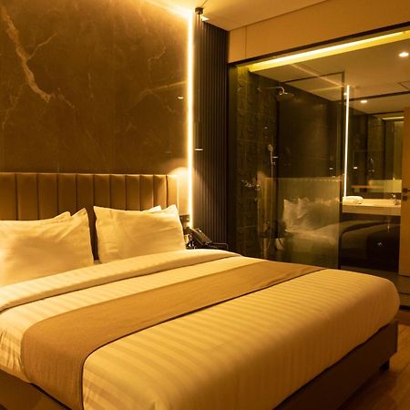 The Blowfish Hotel Лагос Екстериор снимка