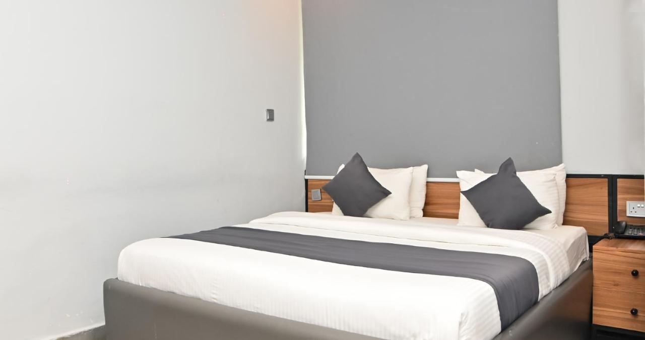 The Blowfish Hotel Лагос Екстериор снимка