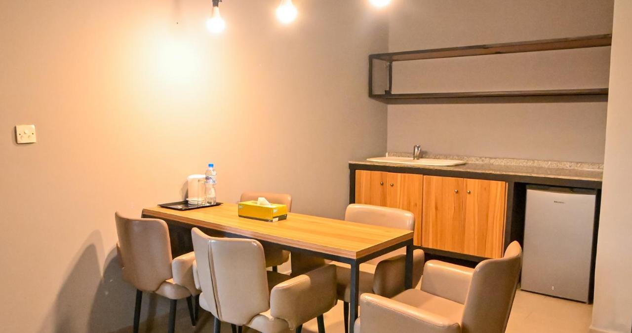 The Blowfish Hotel Лагос Екстериор снимка