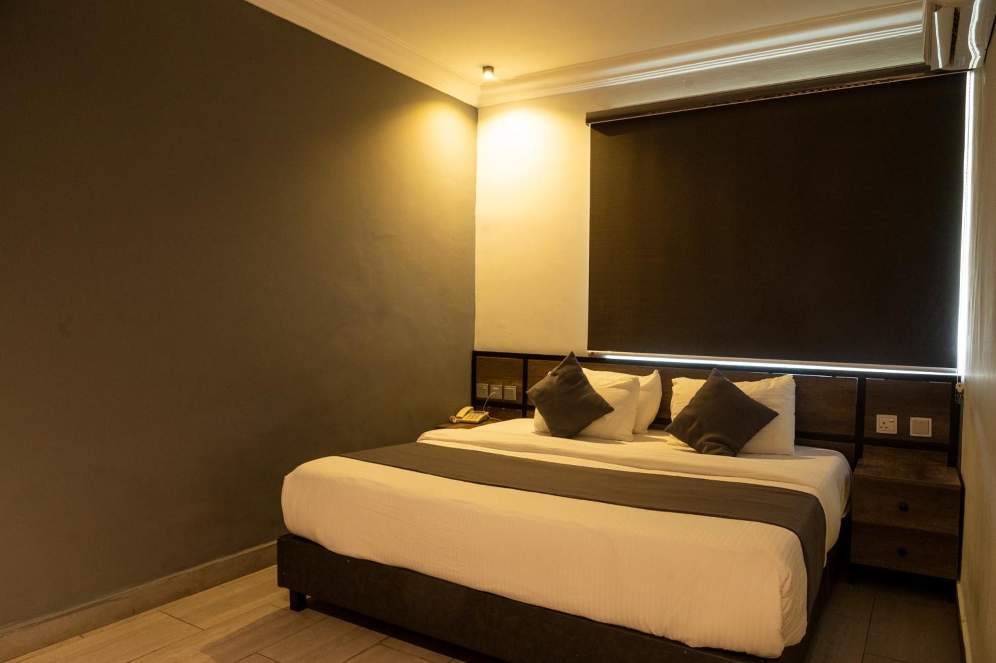The Blowfish Hotel Лагос Стая снимка