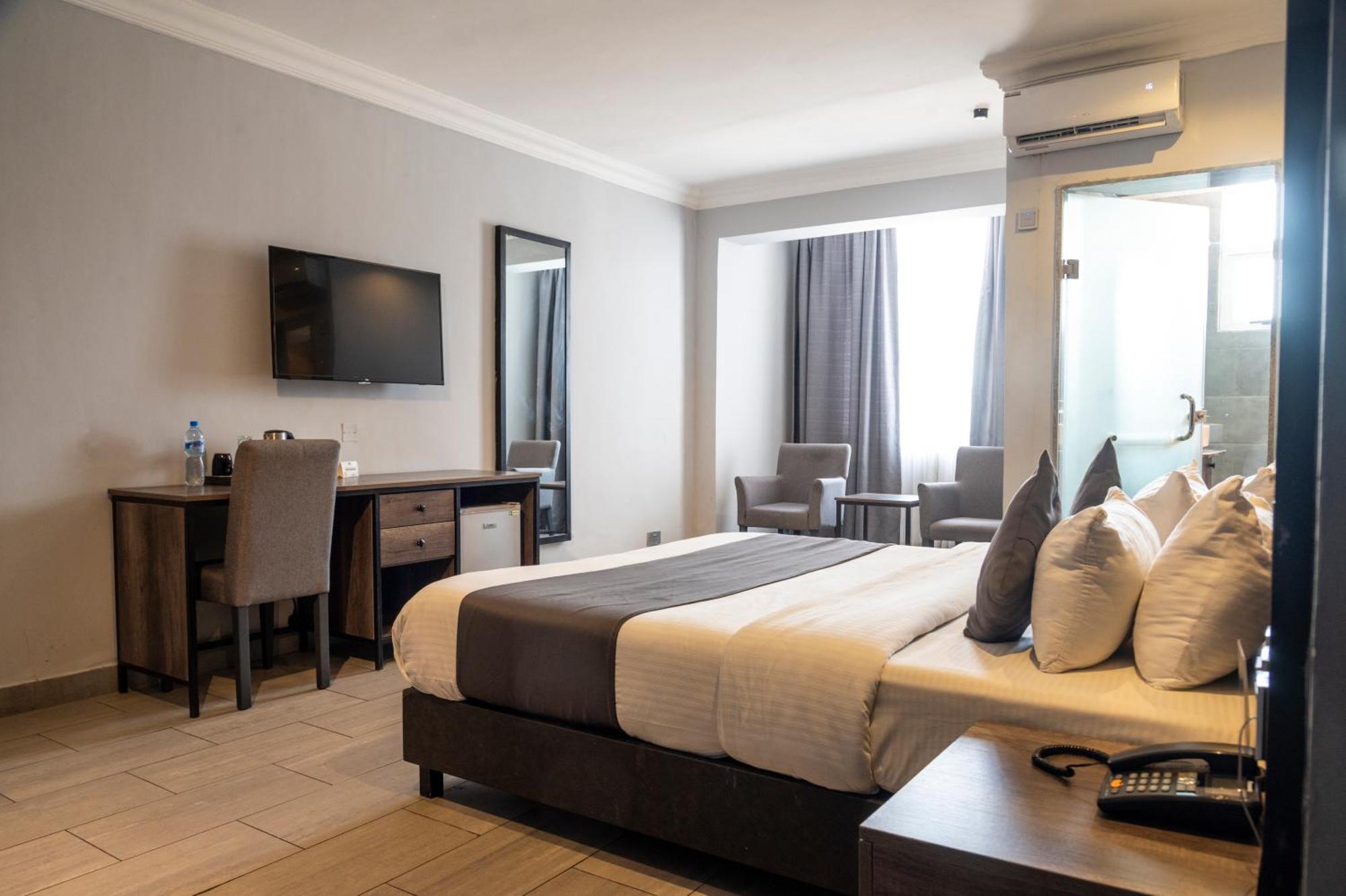 The Blowfish Hotel Лагос Стая снимка