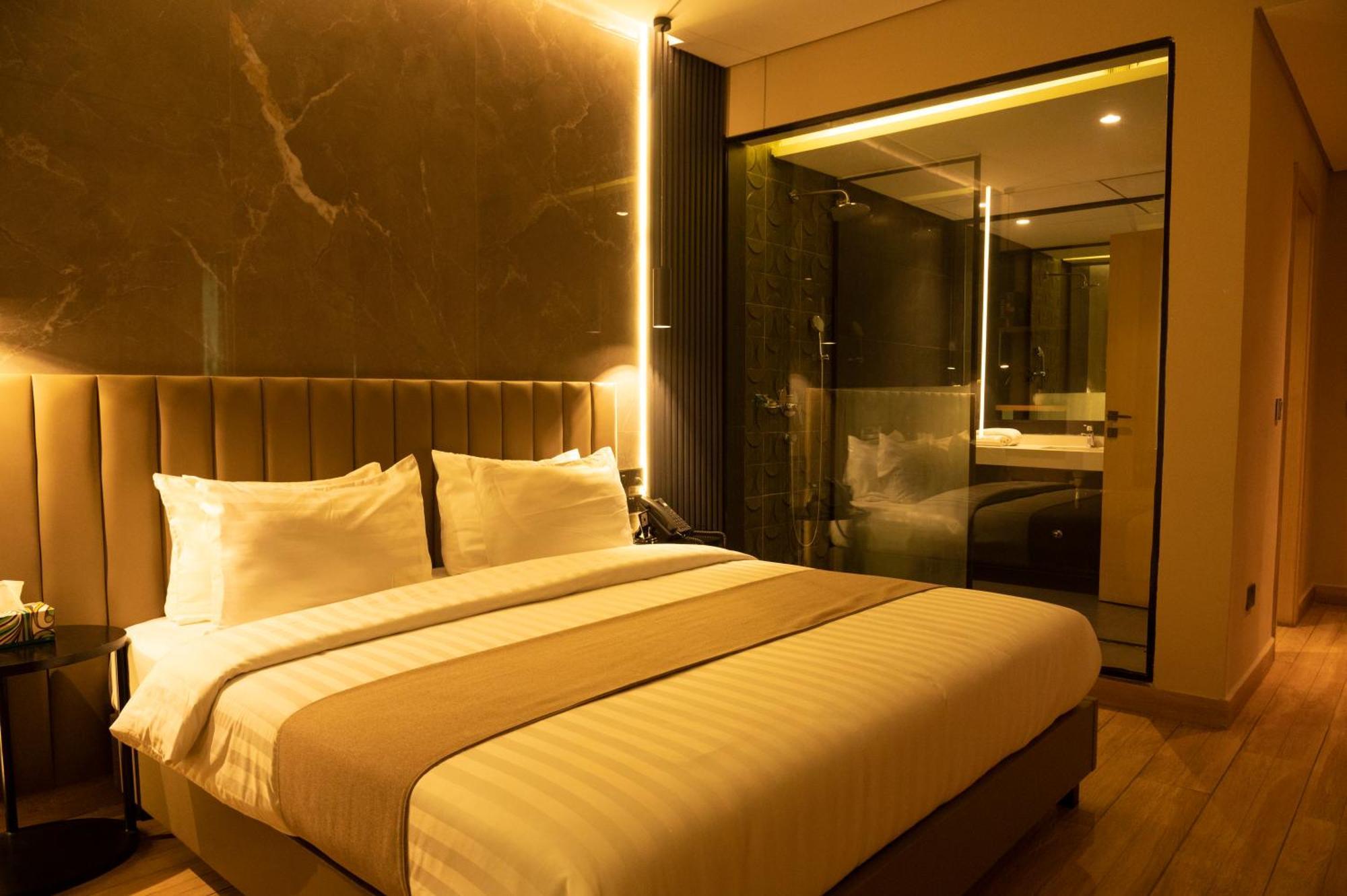 The Blowfish Hotel Лагос Екстериор снимка