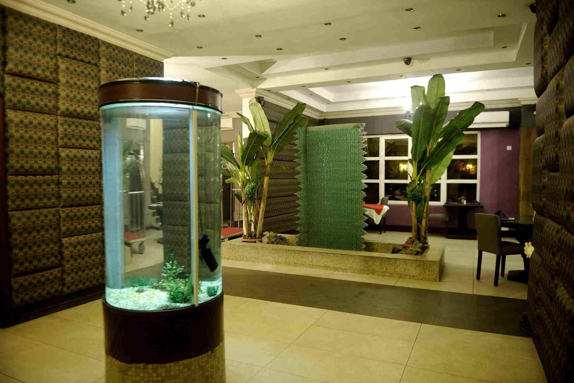 The Blowfish Hotel Лагос Екстериор снимка